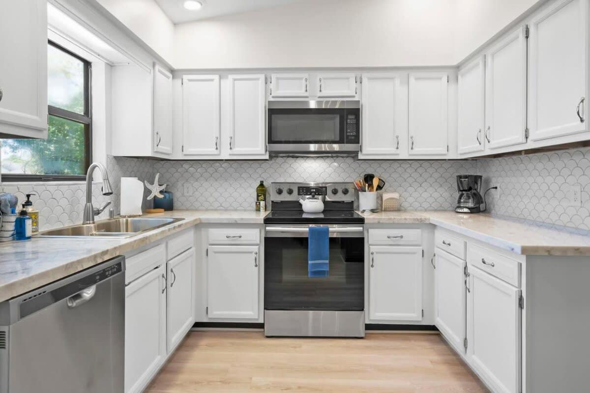 The St Augusdream Renovated Beach House Sleeps 8 Walk To Beach セント・オーガスティン エクステリア 写真